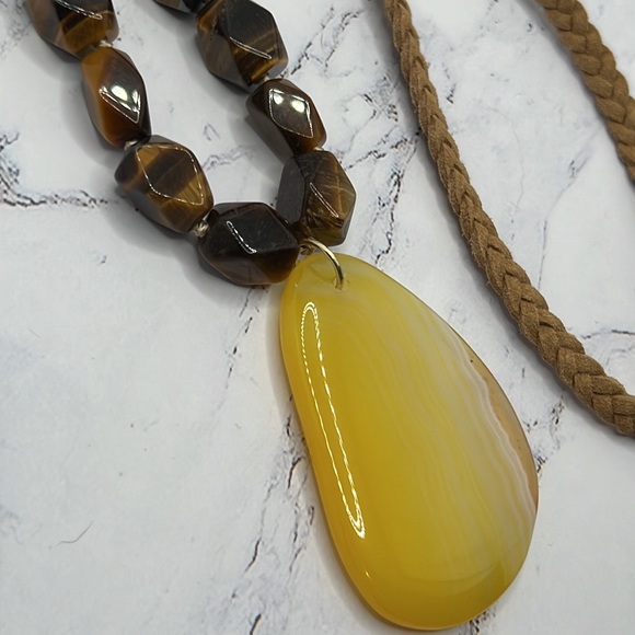 NWT French Connection Tiger Eye and Agate Pendant Necklace. - Picture 5 of 9